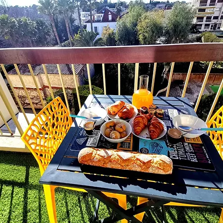 Cap D'antibes Piscine Et * Αντίμπ